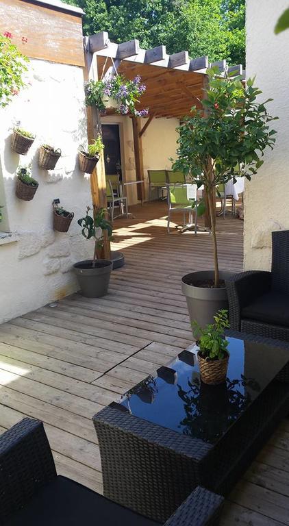 Logis Hotels - Le Pont Bernet - Hotel 2 Etoiles Et Restaurant Le Pian-Médoc Exterior foto